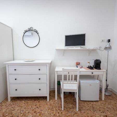 Casa Rosa Beige E Blu Leilighet Roma Eksteriør bilde