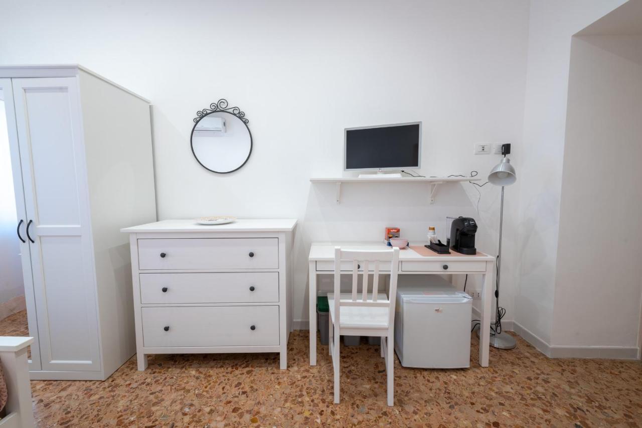 Casa Rosa Beige E Blu Leilighet Roma Eksteriør bilde